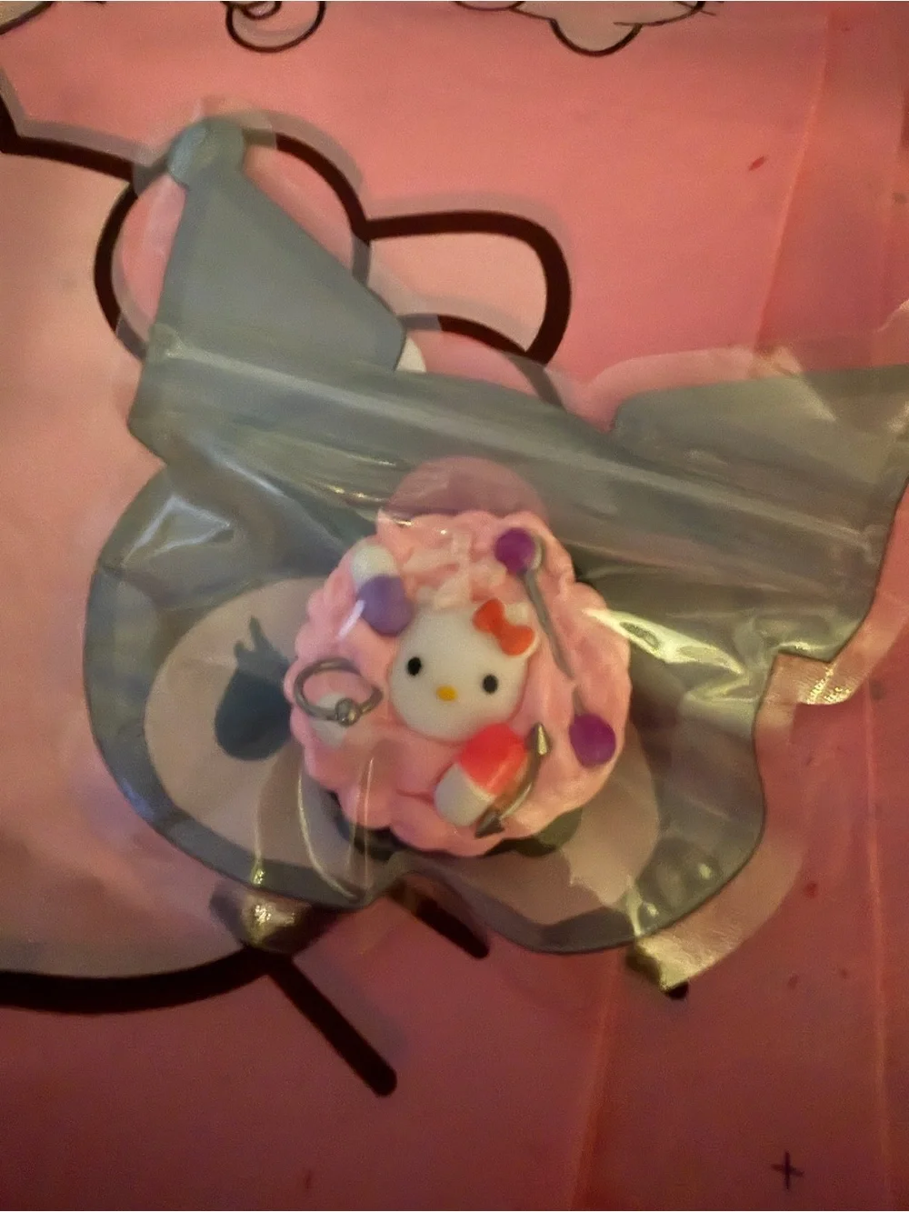 Pink Hello Kitty popsocket pink piercing